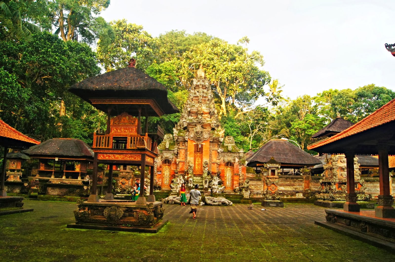 Templo hinduísta en el Sacred Monkey Forest