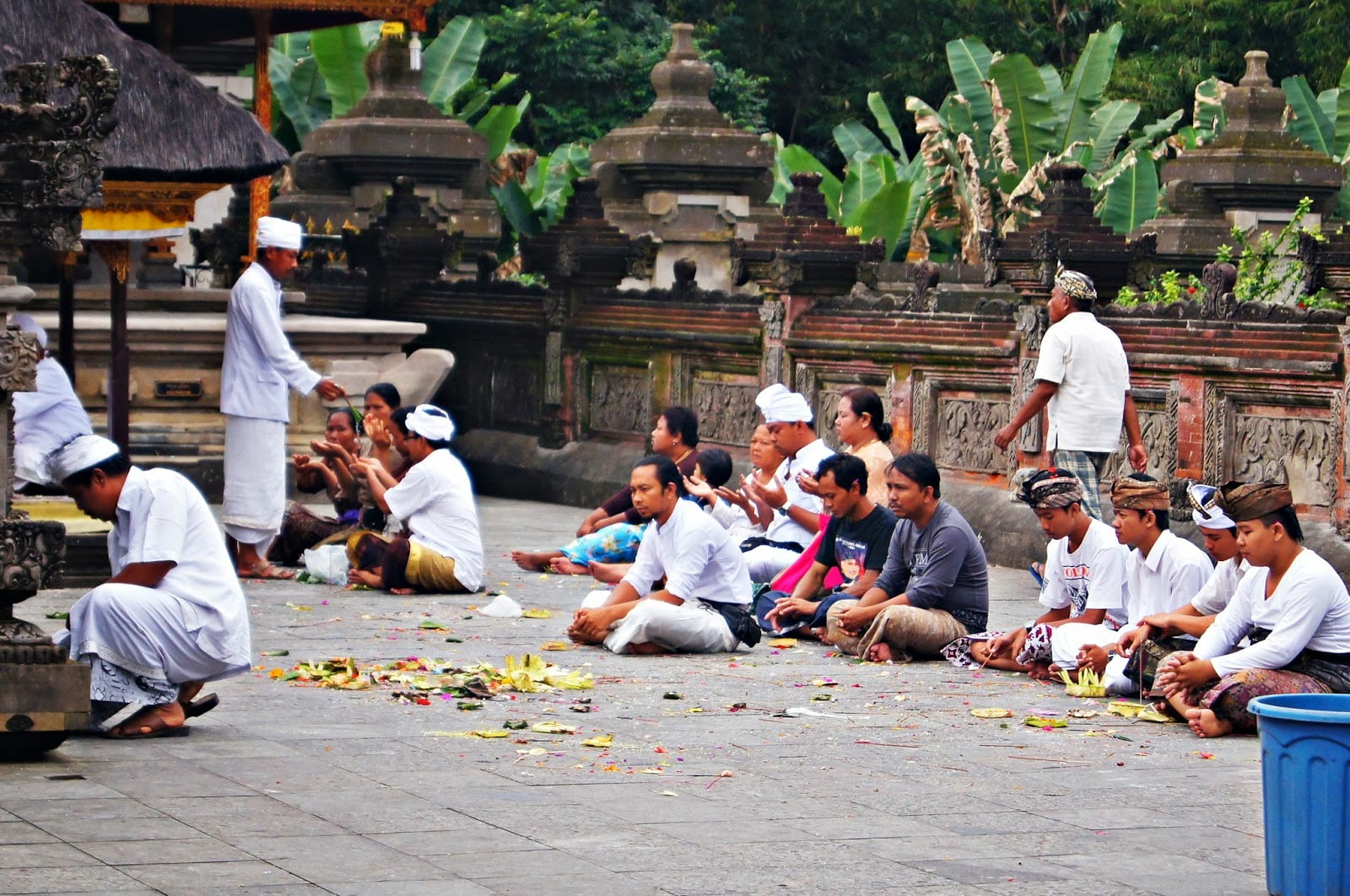 Balineses en Tirta Empul