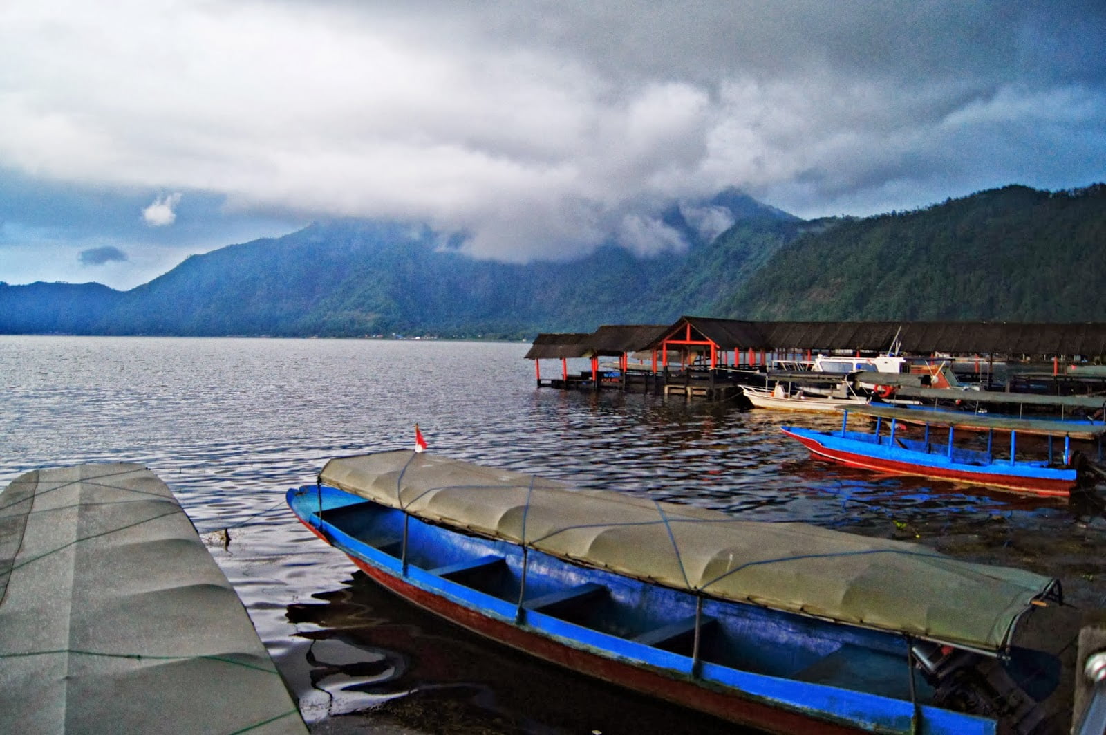 Vistas desde Kedisan al lago Batur