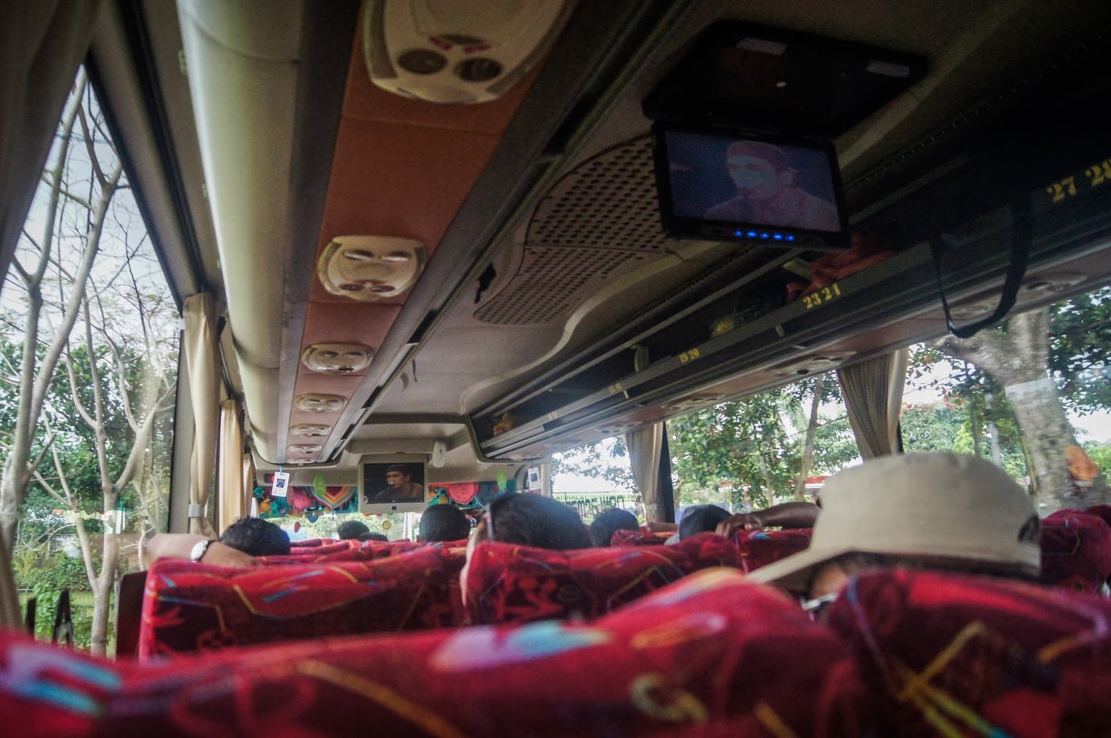 karakoke en el autobus indonesia