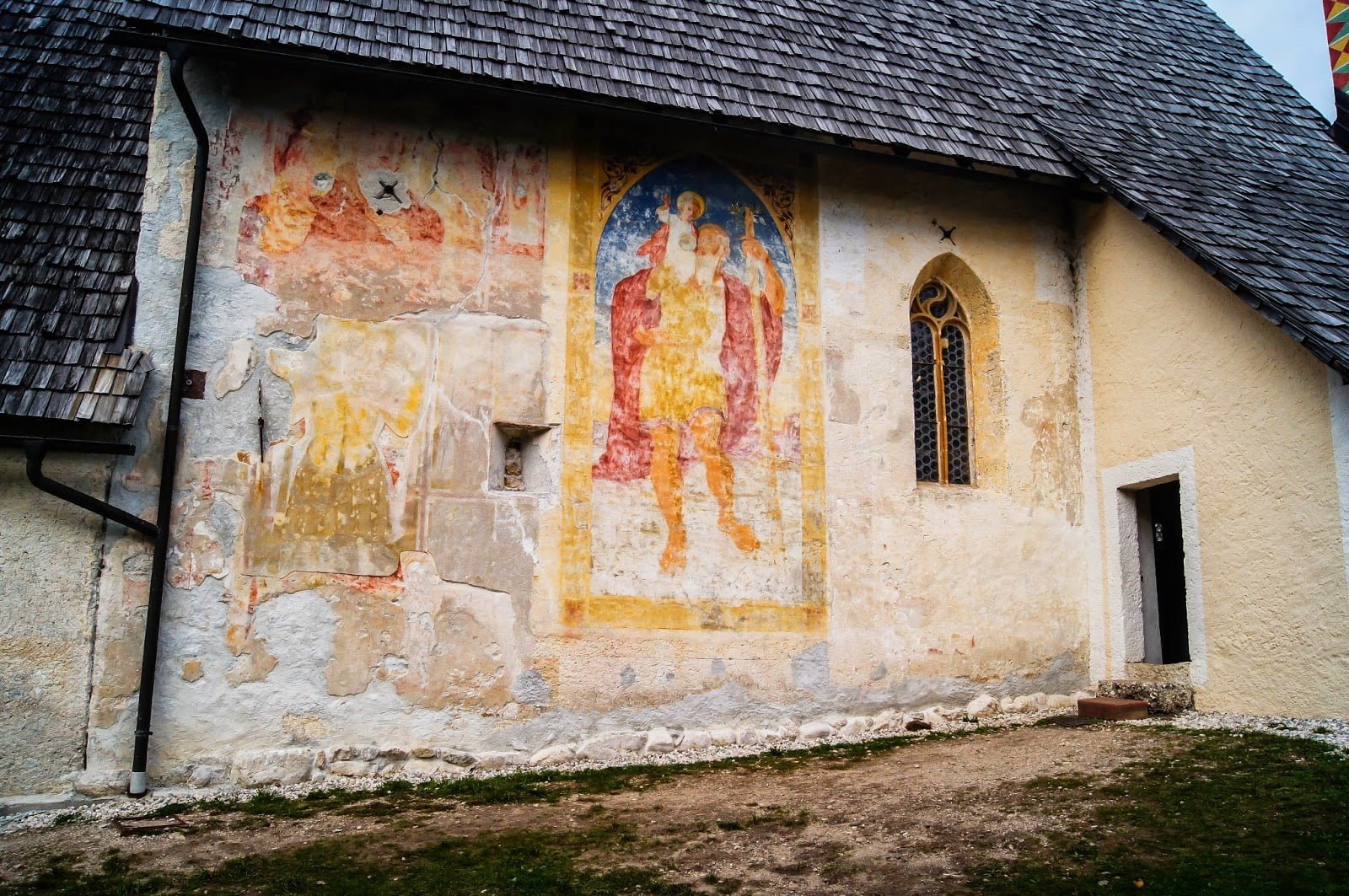Frescos de San Juan de Bautista, en el lago Bohinj