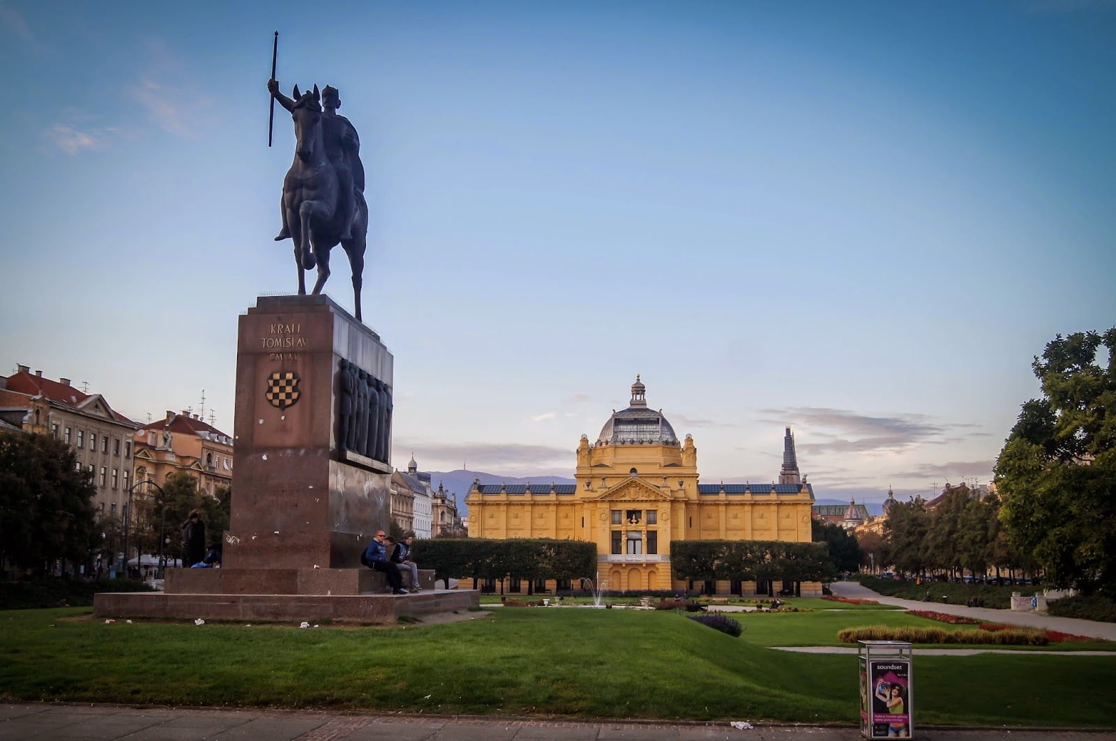 Plaza (trg) Starcevicey de Zagreb
