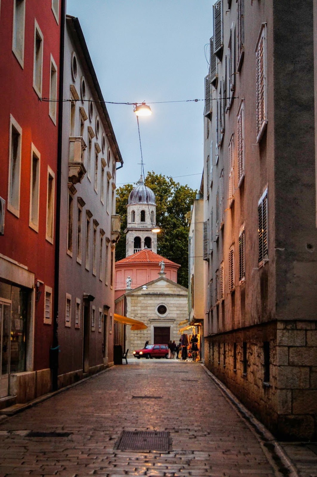 calle bonita de Zadar, qué ver en Zadar y la isla de Pag