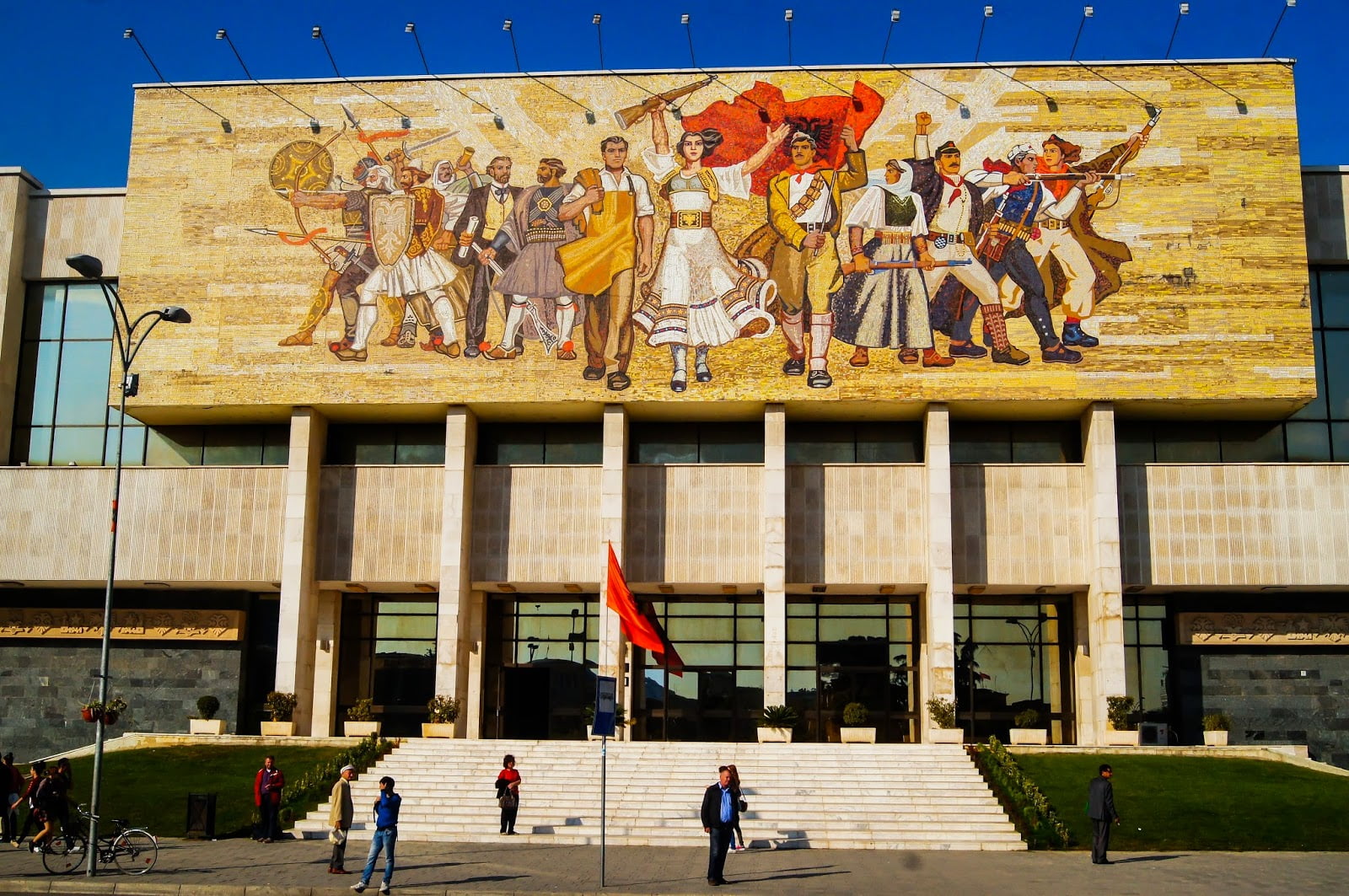 Museo Nacional de Historia de Tirana. Qué visitar en Tirana y Kruja
