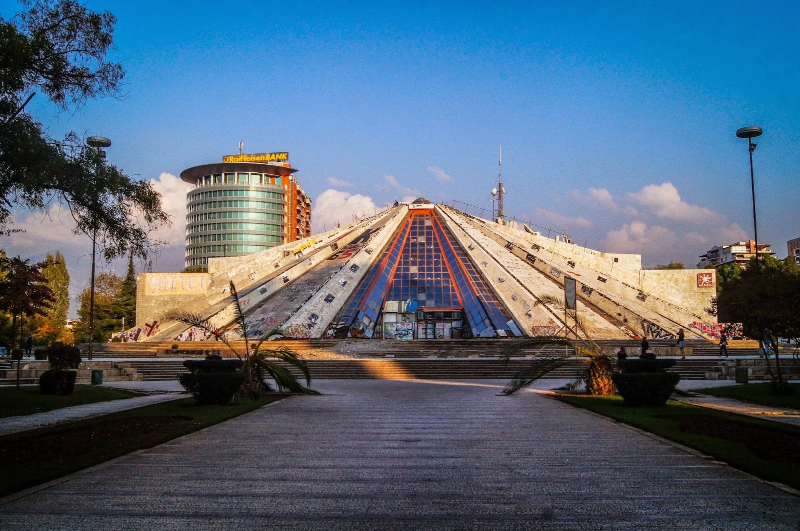 Pirámide de Enver Hoxha