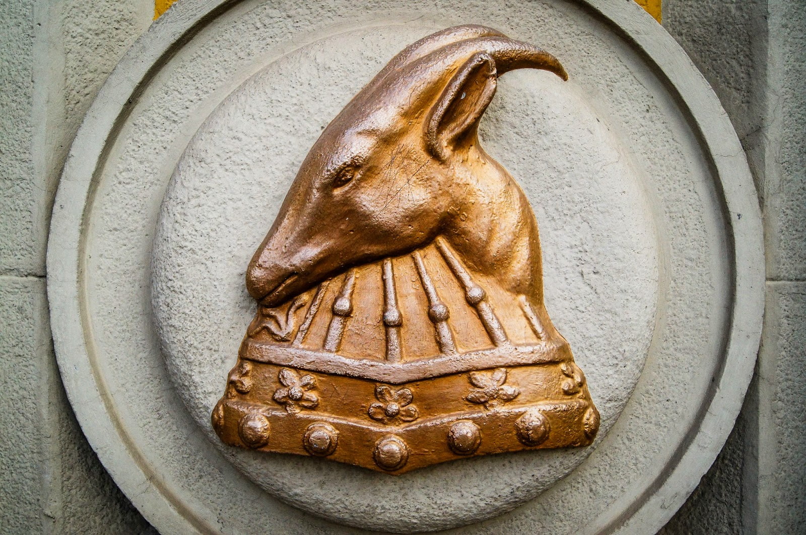 Casco del héroe nacional Skanderbeg