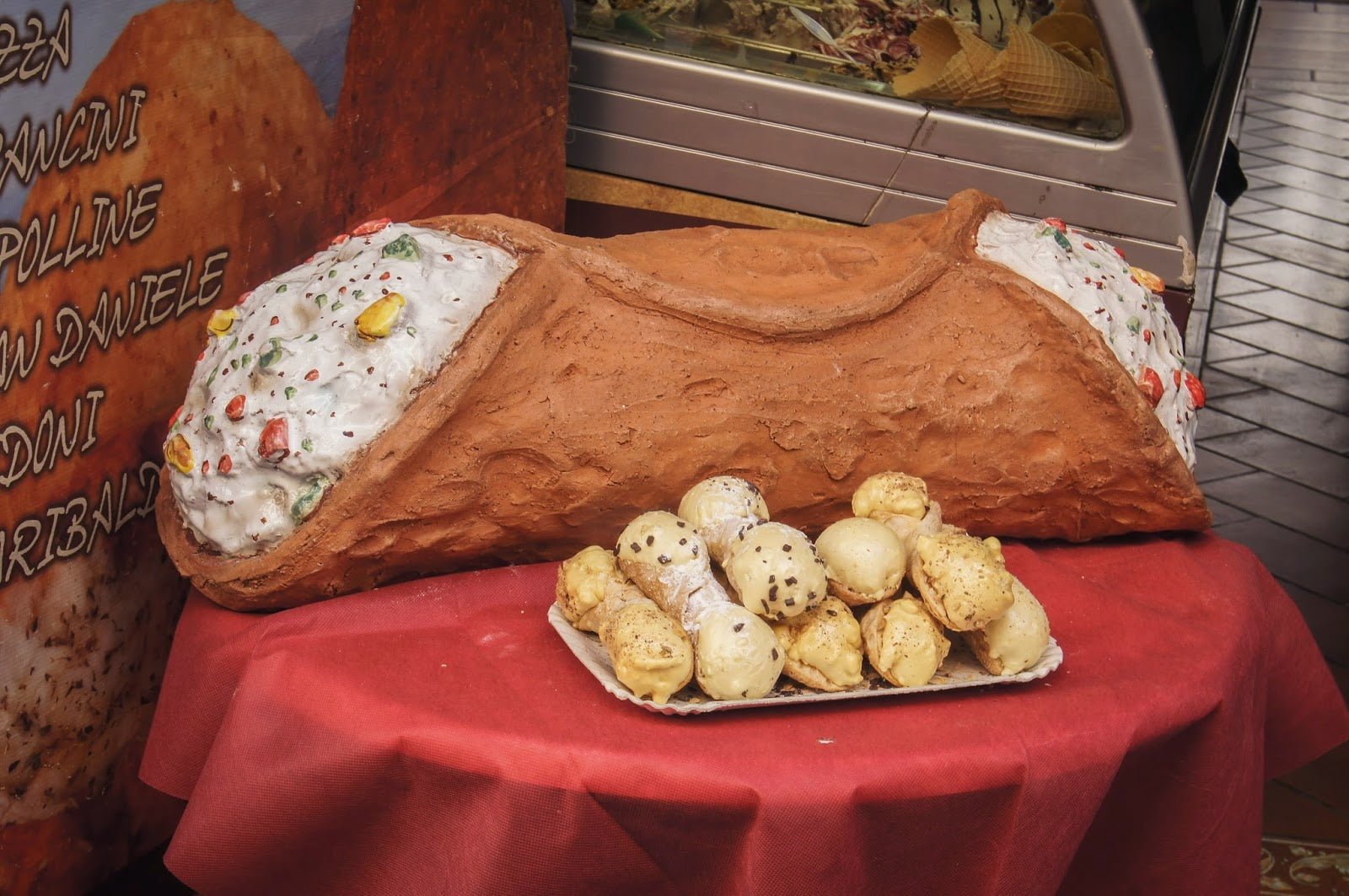Canoli, uno de los manjares sicilianos más conocidos