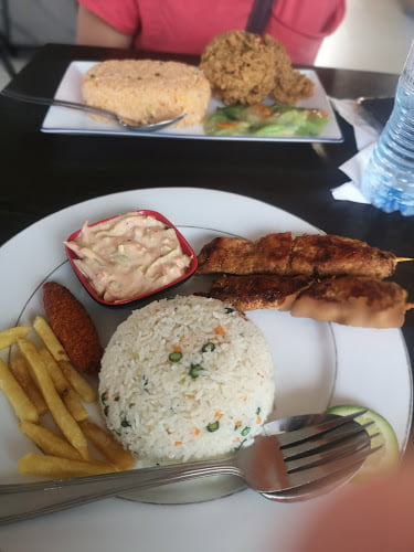 Restaurante "caro" en Khulna que te saca de un apuro