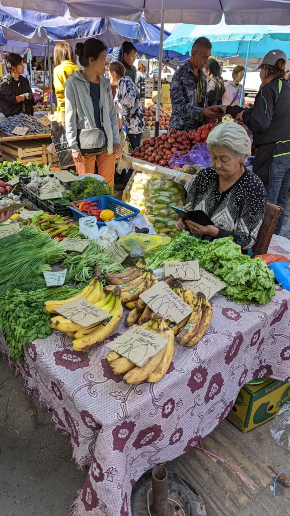Kazajas en el Mercado Verde