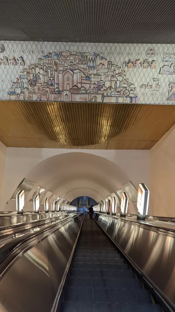 Entrada al metro de Almaty