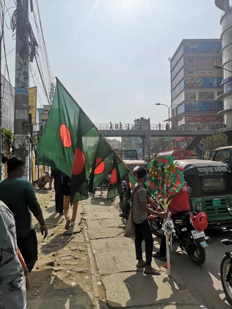 Por las calles de Daca. Cómo viajar por Bangladés